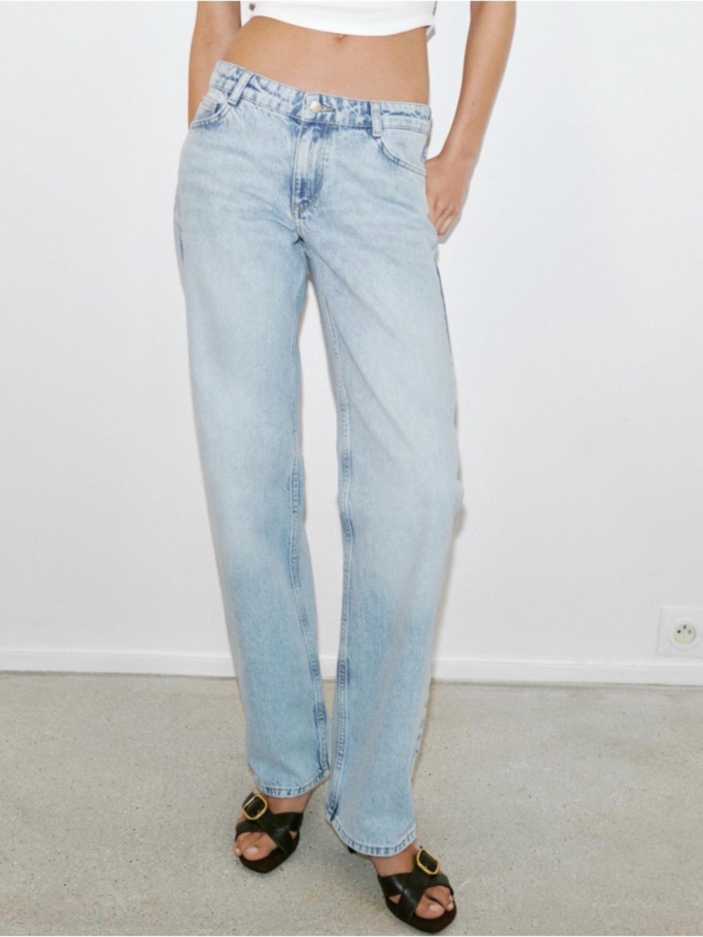 Zara Hi-Rise Light Wash Straight Leg Women's Jeans Size 6